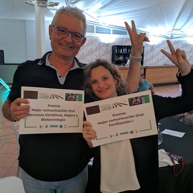 Our colleagues receiving the award for the best oral communications at the  IX Iberian Congress and XVII National Congress of Horticultural Sciences