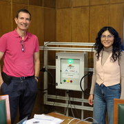 Dr. Antonio Ramón Jiménez Ruíz and PhD student Melisa from CAR-CSIC presenting the antennas they have created for the DARkWIN project
